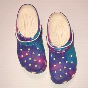 CROCS “Galaxy” pattern sz 10